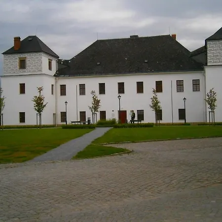 Apartman - *