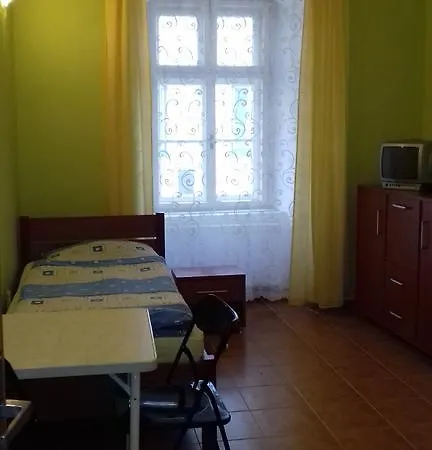 - Apartman *