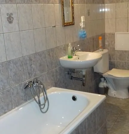 Apartman - *