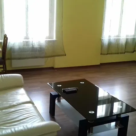 - Apartman
